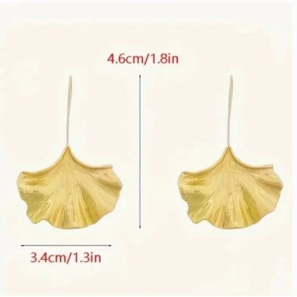 NWT Gold Plated Gingko Leaf Earrings - Picture 2 of 3